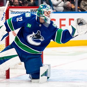 2 tickets para ir a ver a los Vancouver Canucks.